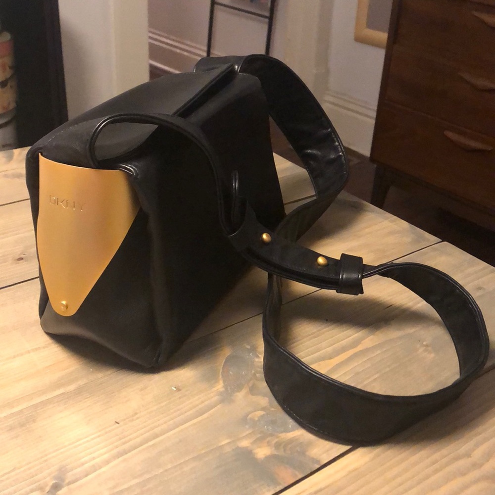 Vintage DKNY Leather Black crossbody bag